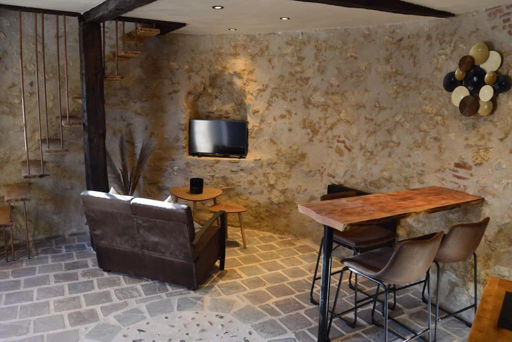 Tour Medievale Fortifiee Entierement Restaure Saint-Sever  외부 사진